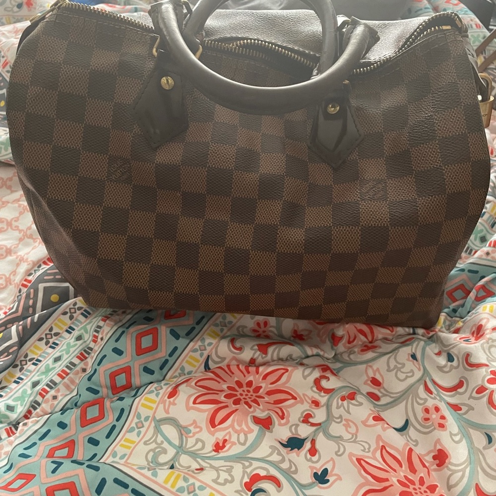 Louis Vuitton speedy
